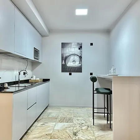 Apartment Bright Near Bolhao Metro Station *